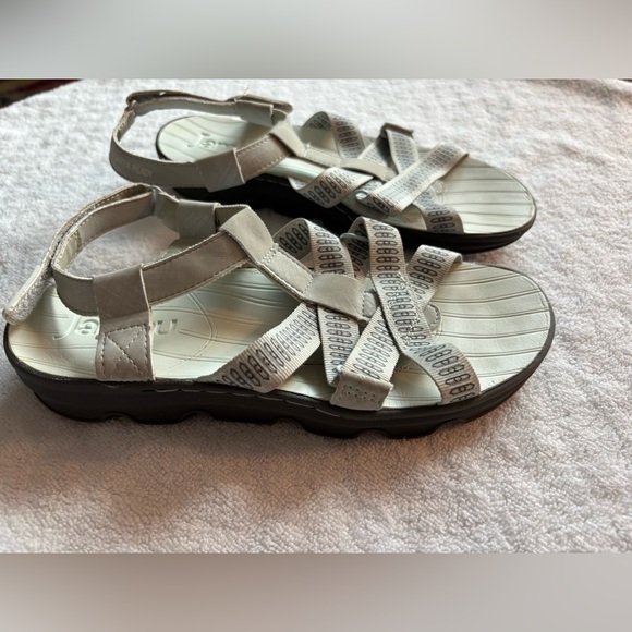 Jambu Grey Sandals - size 6 - Picture 3 of 5